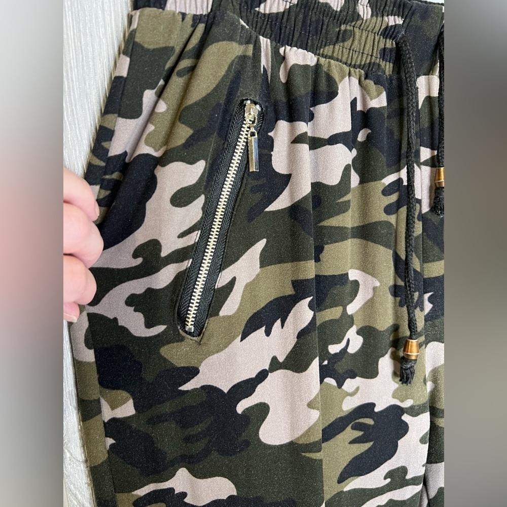 D22.05 Indero Camouflage Jogger Pants L/XL - Picture 5 of 9